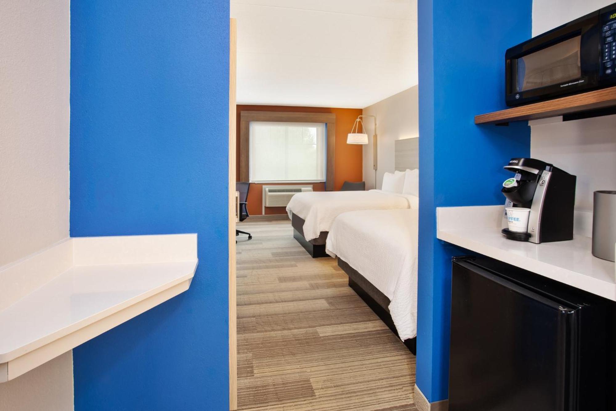 Holiday Inn Express Hotel & Suites Rochester Webster By Ihg Exterior photo