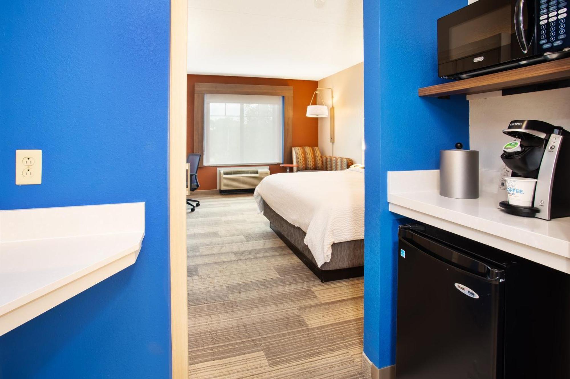Holiday Inn Express Hotel & Suites Rochester Webster By Ihg Exterior photo