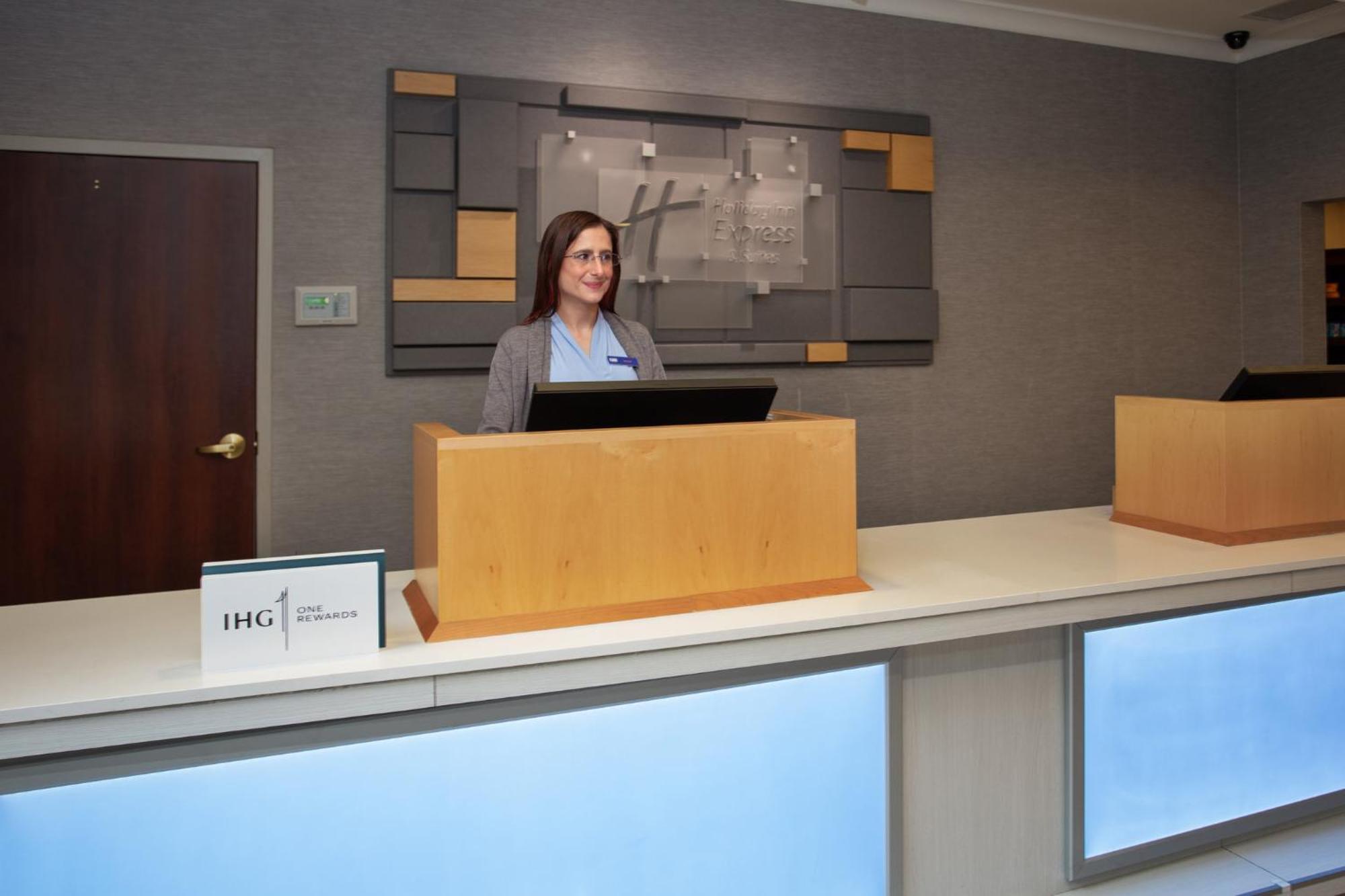 Holiday Inn Express Hotel & Suites Rochester Webster By Ihg Exterior photo