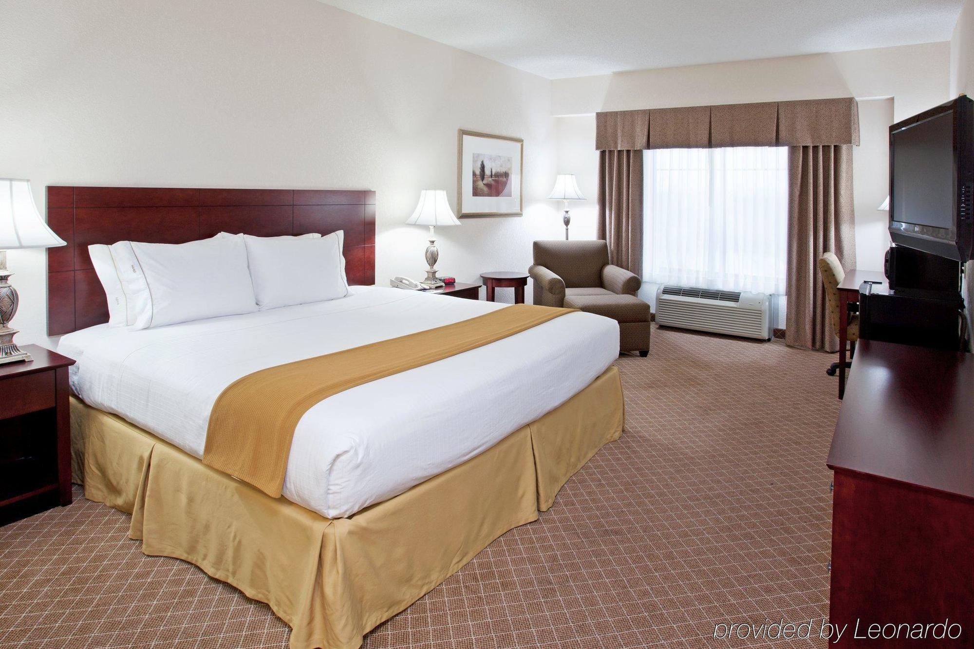Holiday Inn Express Hotel & Suites Rochester Webster By Ihg Room photo