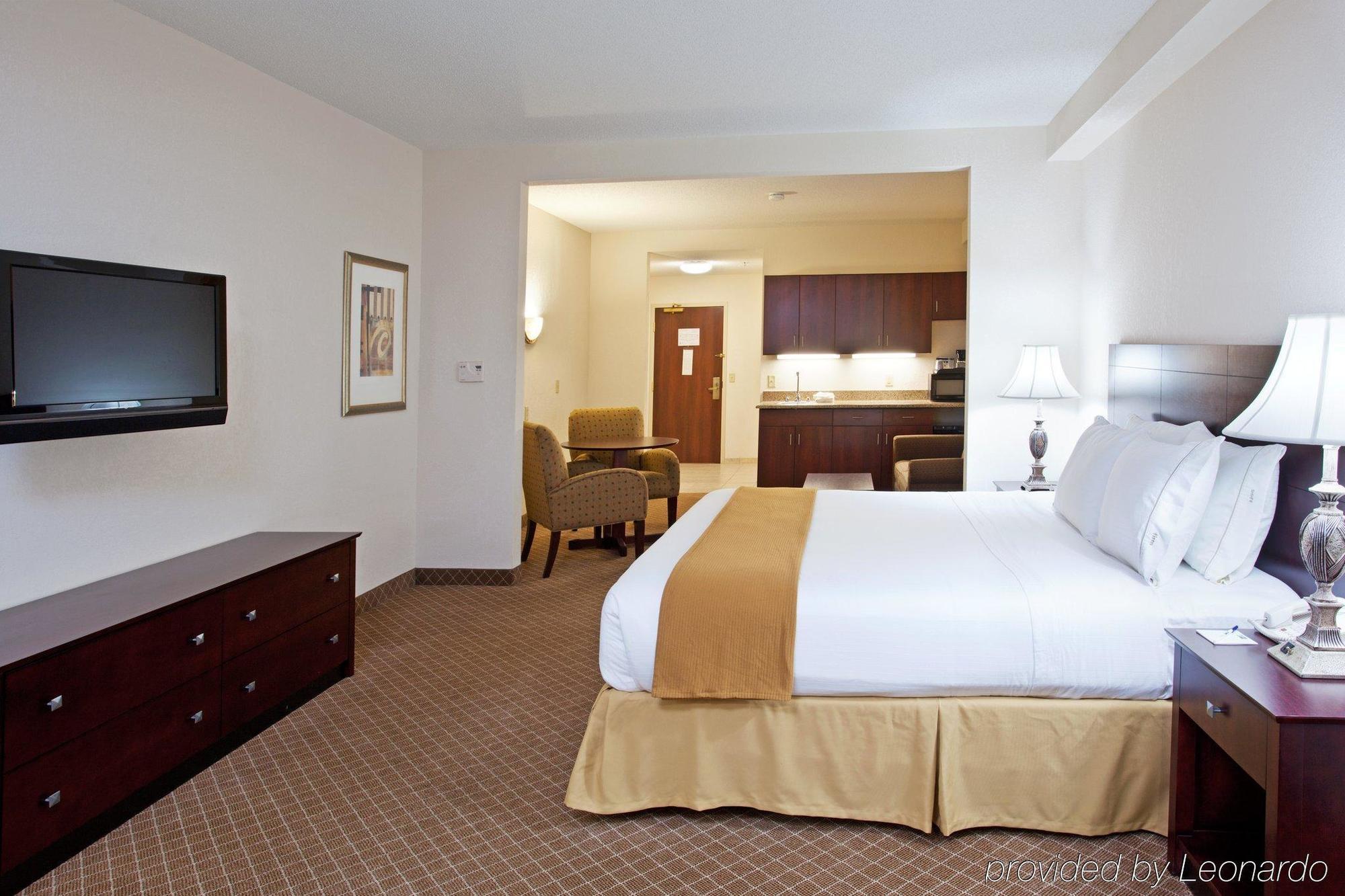 Holiday Inn Express Hotel & Suites Rochester Webster By Ihg Room photo