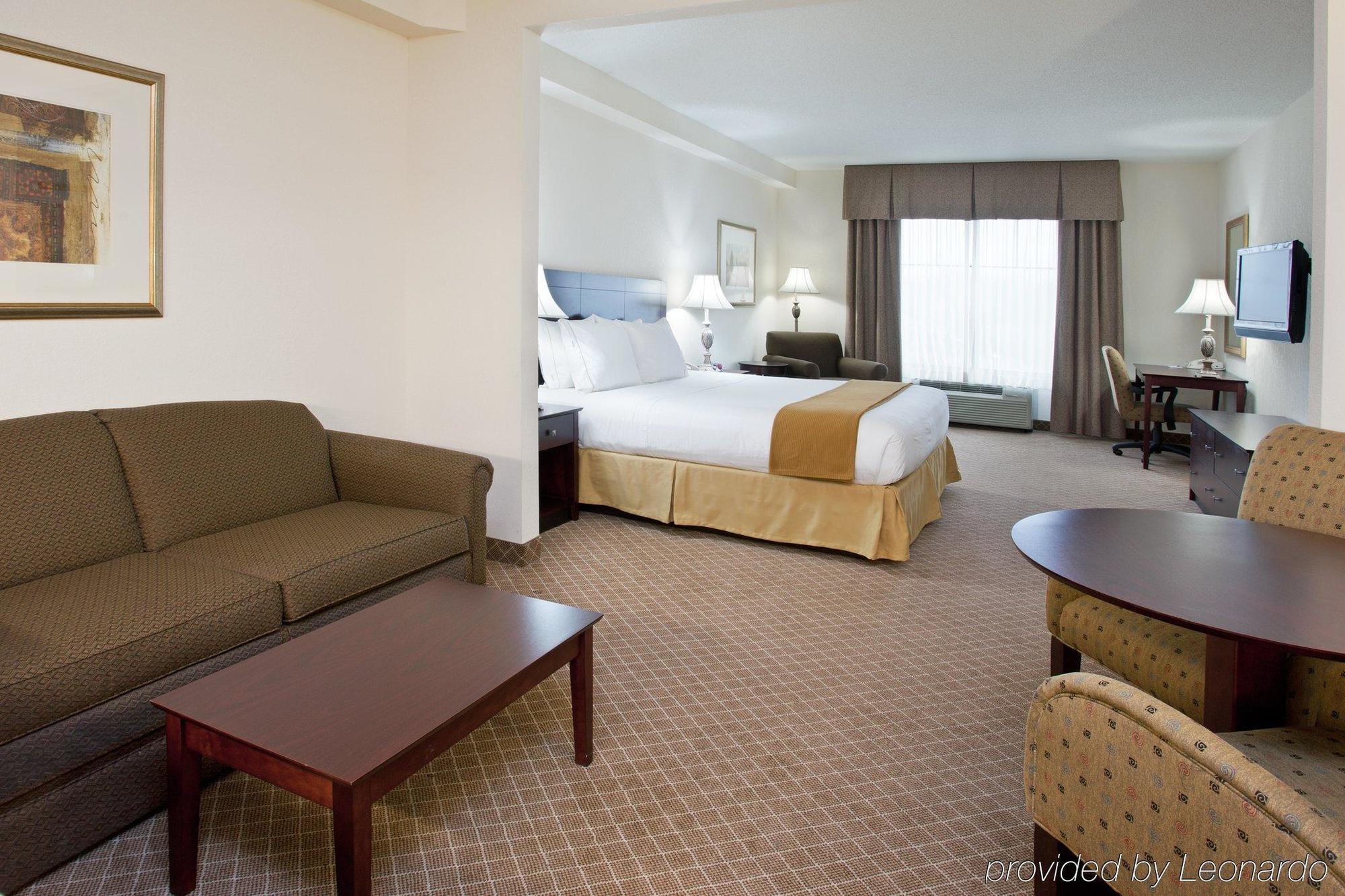 Holiday Inn Express Hotel & Suites Rochester Webster By Ihg Room photo