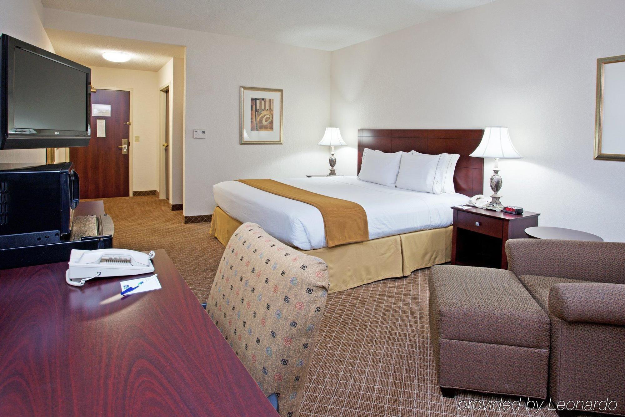 Holiday Inn Express Hotel & Suites Rochester Webster By Ihg Room photo