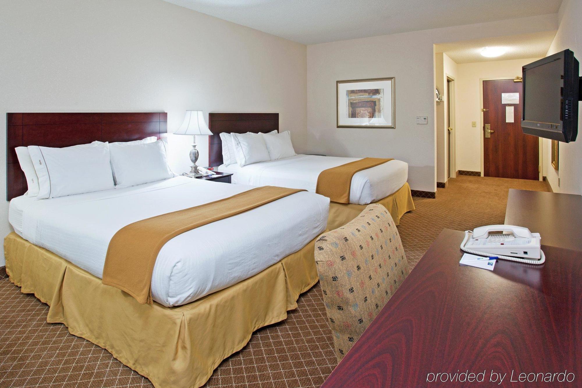 Holiday Inn Express Hotel & Suites Rochester Webster By Ihg Exterior photo
